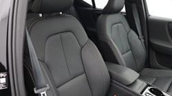 2025 (75) VOLVO XC40 2.0 B4P Ultra Dark 5dr Auto 5396362