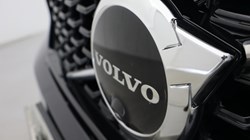 2025 (75) VOLVO XC40 2.0 B4P Ultra Dark 5dr Auto 5396338