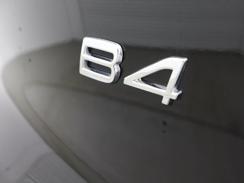 2025 (75) VOLVO XC40 2.0 B4P Ultra Dark 5dr Auto 5396344