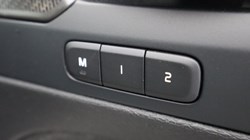 2025 (75) VOLVO XC40 2.0 B4P Ultra Dark 5dr Auto 5396357
