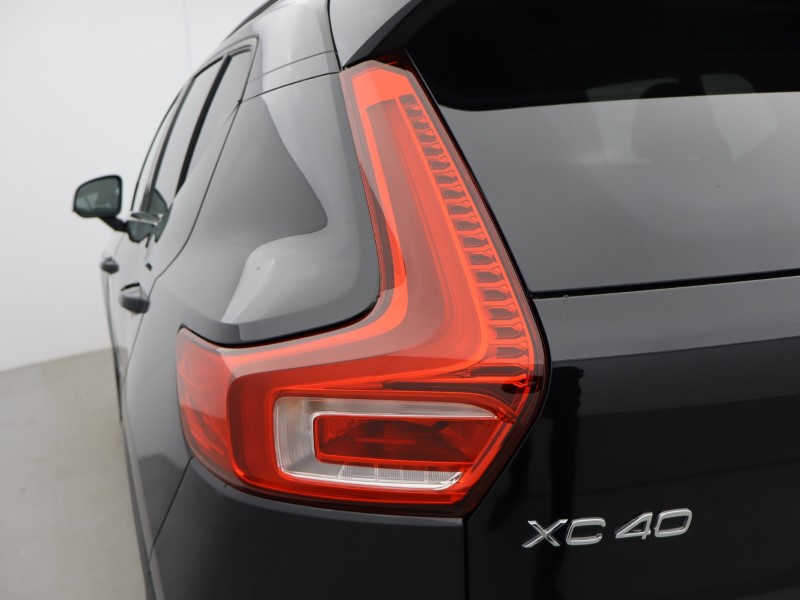 2025 (75) VOLVO XC40 2.0 B4P Ultra Dark 5dr Auto 5396342