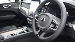 2026 (26) VOLVO XC60 2.0 B5P Plus Dark 5dr AWD Geartronic 5516337