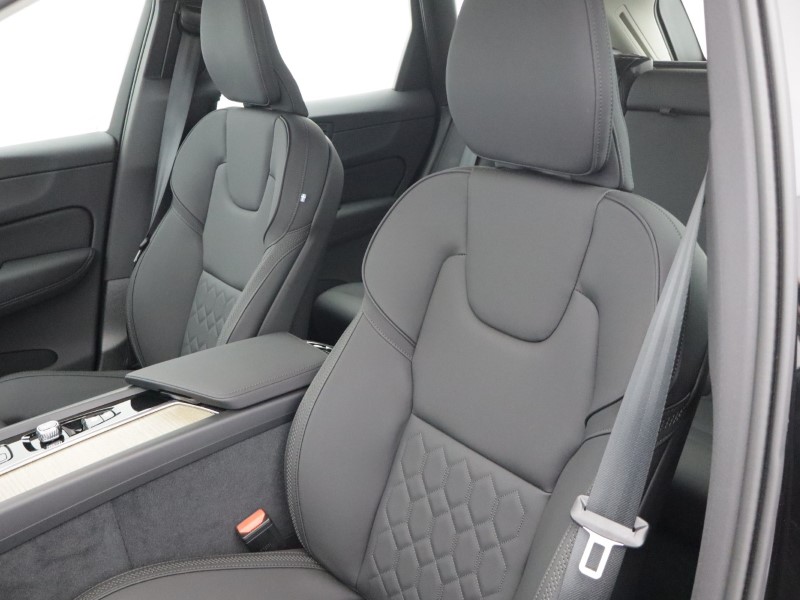 2026 (26) VOLVO XC60 2.0 B5P Plus Dark 5dr AWD Geartronic 5516341