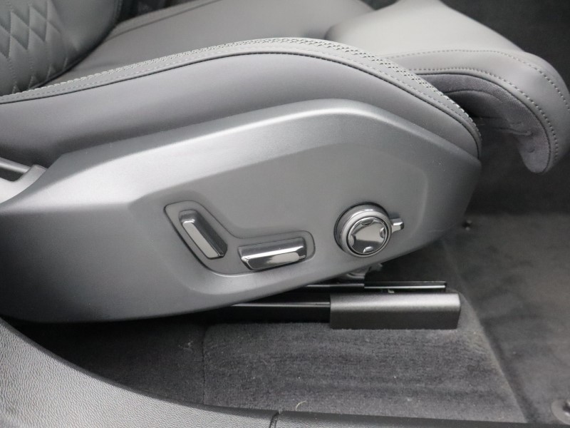 2026 (26) VOLVO XC60 2.0 B5P Plus Dark 5dr AWD Geartronic 5516338