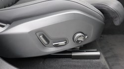 2026 (26) VOLVO XC60 2.0 B5P Plus Dark 5dr AWD Geartronic 5516338