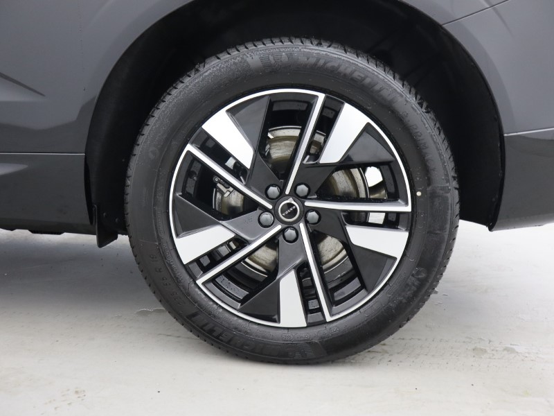 2026 (26) VOLVO XC60 2.0 B5P Plus Dark 5dr AWD Geartronic 5516327