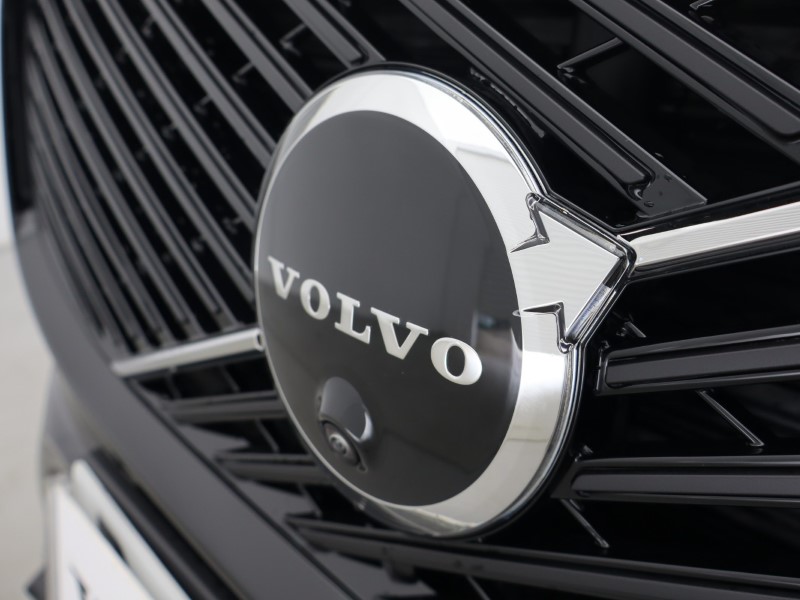 2026 (26) VOLVO XC60 2.0 B5P Plus Dark 5dr AWD Geartronic 5516316