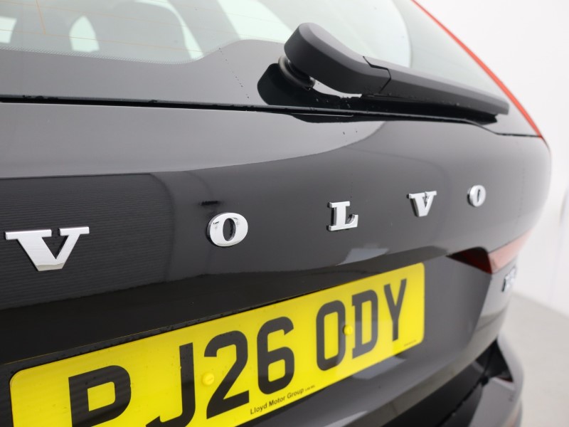 2026 (26) VOLVO XC60 2.0 B5P Plus Dark 5dr AWD Geartronic 5516321