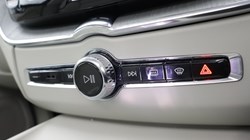 2023 (73) VOLVO XC60 2.0 B5P Ultimate Dark 5dr AWD Geartronic 5403508