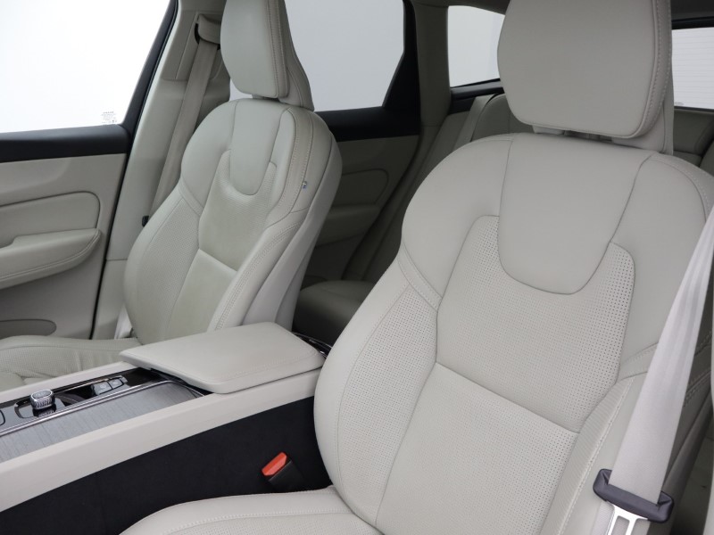 2023 (73) VOLVO XC60 2.0 B5P Ultimate Dark 5dr AWD Geartronic 5403484