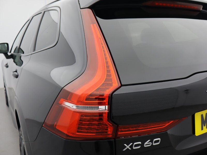 2023 (73) VOLVO XC60 2.0 B5P Ultimate Dark 5dr AWD Geartronic 5403462