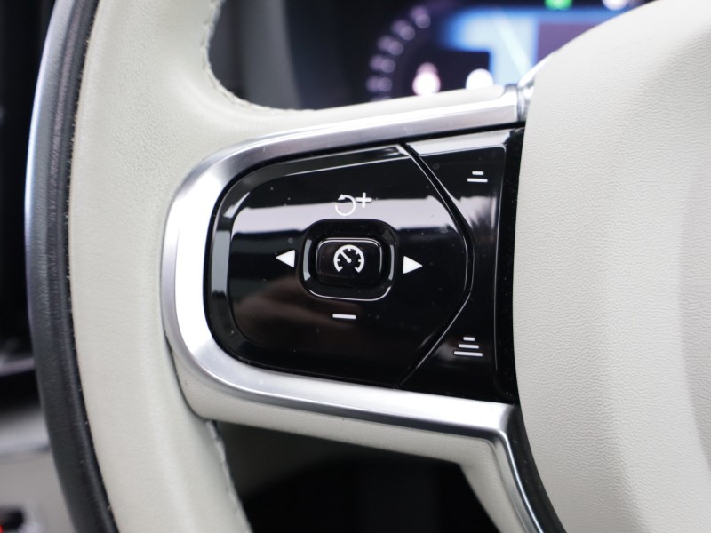 2023 (73) VOLVO XC60 2.0 B5P Ultimate Dark 5dr AWD Geartronic 5403498