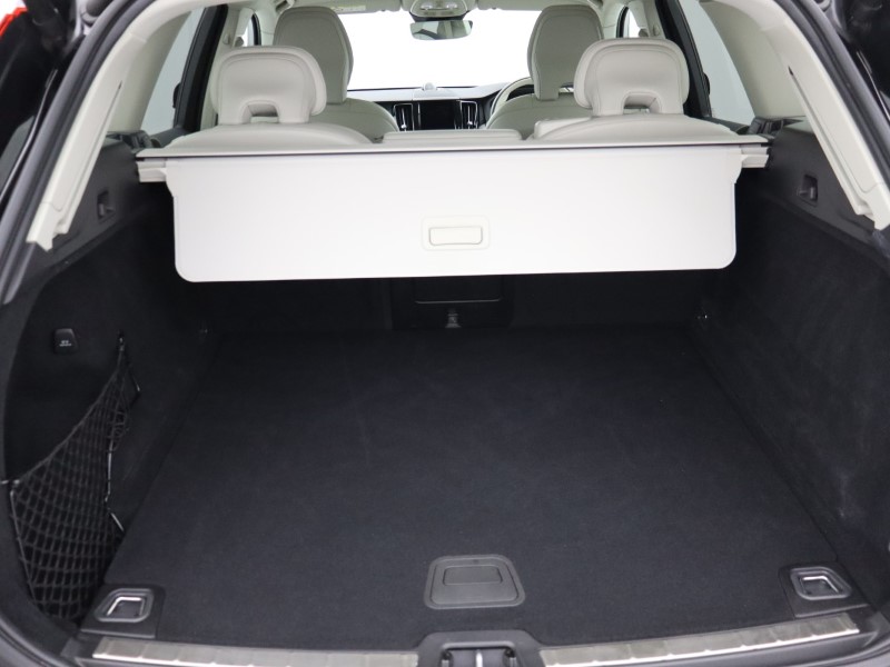 2023 (73) VOLVO XC60 2.0 B5P Ultimate Dark 5dr AWD Geartronic 5403465