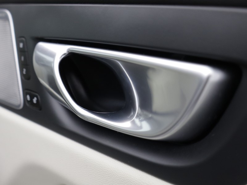2023 (73) VOLVO XC60 2.0 B5P Ultimate Dark 5dr AWD Geartronic 5403476