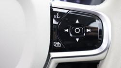 2023 (73) VOLVO XC60 2.0 B5P Ultimate Dark 5dr AWD Geartronic 5403499