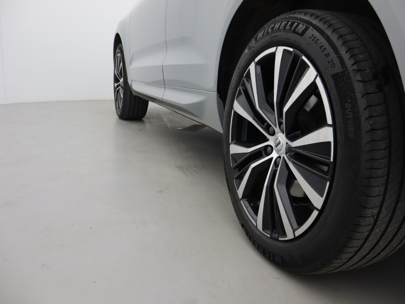 2024 (24) VOLVO XC60 2.0 B5P Plus Dark 5dr AWD Geartronic 5410318