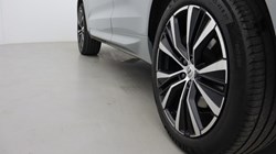 2024 (24) VOLVO XC60 2.0 B5P Plus Dark 5dr AWD Geartronic 5410318