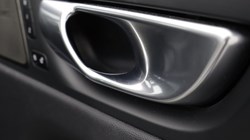 2024 (24) VOLVO XC60 2.0 B5P Plus Dark 5dr AWD Geartronic 5410324