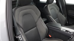 2024 (24) VOLVO XC60 2.0 B5P Plus Dark 5dr AWD Geartronic 5410329