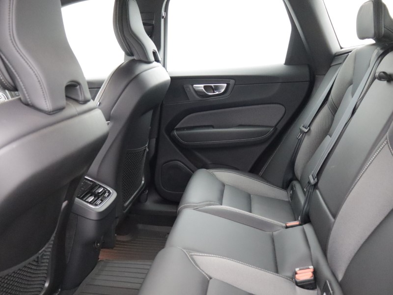 2024 (24) VOLVO XC60 2.0 B5P Plus Dark 5dr AWD Geartronic 5410320
