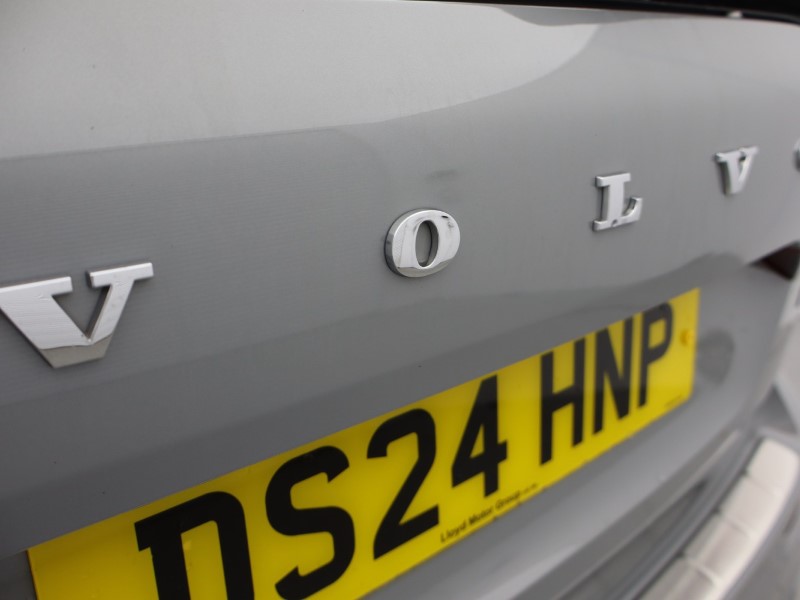 2024 (24) VOLVO XC60 2.0 B5P Plus Dark 5dr AWD Geartronic 5410309