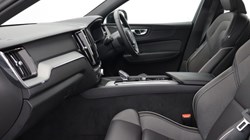 2024 (24) VOLVO XC60 2.0 B5P Plus Dark 5dr AWD Geartronic 5410319