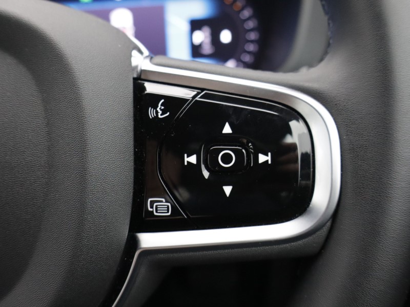 2024 (24) VOLVO XC60 2.0 B5P Plus Dark 5dr AWD Geartronic 5410343