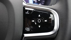 2024 (24) VOLVO XC60 2.0 B5P Plus Dark 5dr AWD Geartronic 5410343