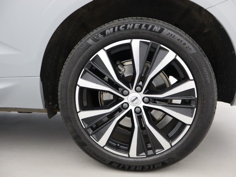 2024 (24) VOLVO XC60 2.0 B5P Plus Dark 5dr AWD Geartronic 5410317
