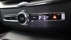 2024 (24) VOLVO XC60 2.0 B5P Plus Dark 5dr AWD Geartronic 5410354