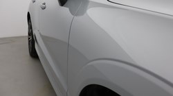 2024 (24) VOLVO XC60 2.0 B5P Plus Dark 5dr AWD Geartronic 5410307