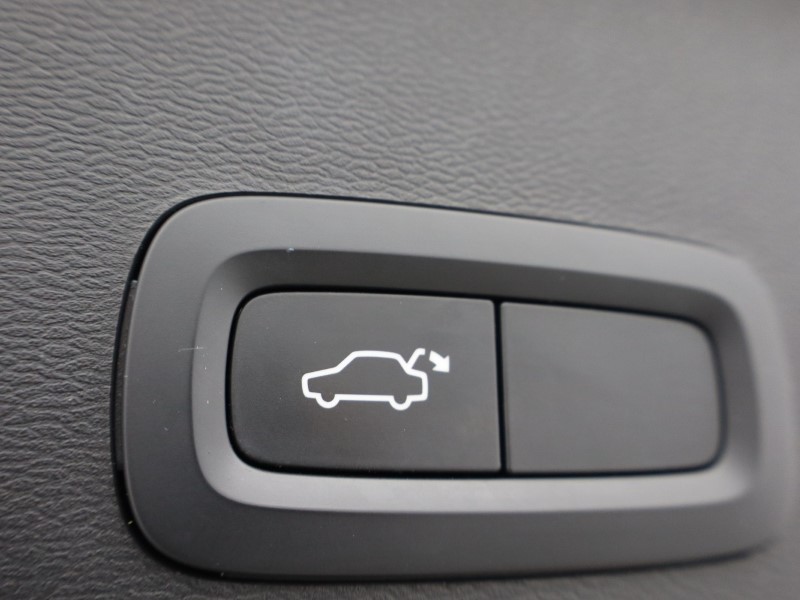 2020 (20) VOLVO XC40 1.5 T5 Recharge PHEV R DESIGN Pro 5dr Auto 5424866