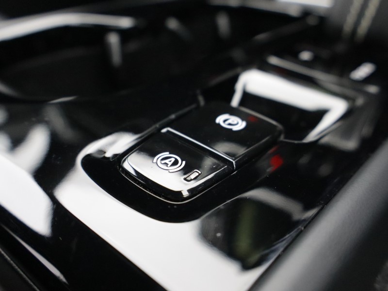 2020 (20) VOLVO XC40 1.5 T5 Recharge PHEV R DESIGN Pro 5dr Auto 5424905