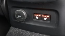 2020 (20) VOLVO XC40 1.5 T5 Recharge PHEV R DESIGN Pro 5dr Auto 5424892