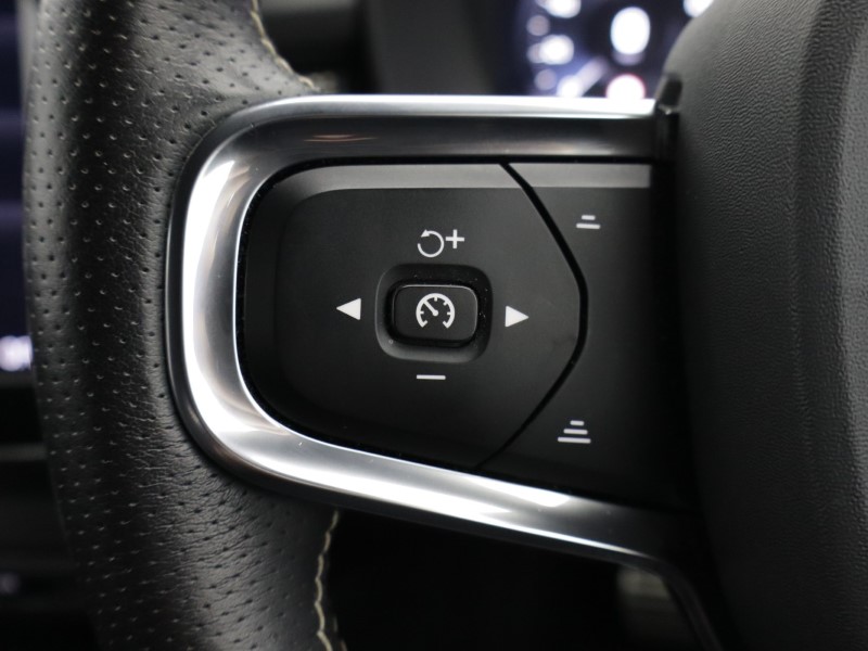 2020 (20) VOLVO XC40 1.5 T5 Recharge PHEV R DESIGN Pro 5dr Auto 5424895