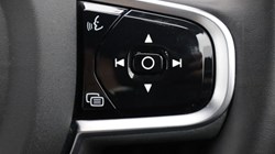 2025 (25) VOLVO XC60 2.0 B5P Plus Dark 5dr AWD Geartronic 5406048