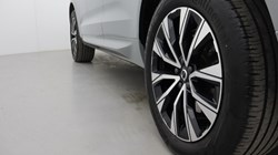 2025 (25) VOLVO XC60 2.0 B5P Plus Dark 5dr AWD Geartronic 5406022