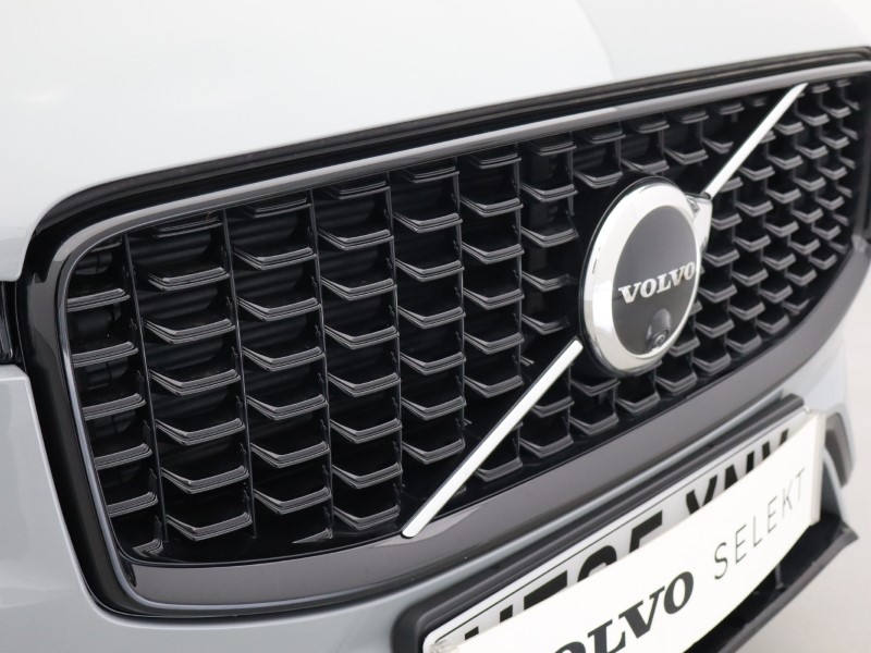 2025 (25) VOLVO XC60 2.0 B5P Plus Dark 5dr AWD Geartronic 5406008