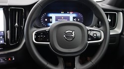 2025 (25) VOLVO XC60 2.0 B5P Plus Dark 5dr AWD Geartronic 5406046