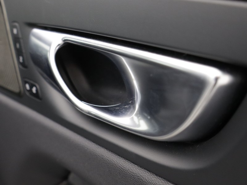2025 (25) VOLVO XC60 2.0 B5P Plus Dark 5dr AWD Geartronic 5406029