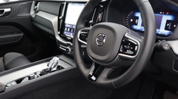 2025 (25) VOLVO XC60 2.0 B5P Plus Dark 5dr AWD Geartronic 5406035