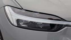 2025 (25) VOLVO XC60 2.0 B5P Plus Dark 5dr AWD Geartronic 5406007