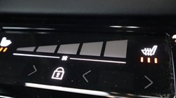2025 (25) VOLVO XC60 2.0 B5P Plus Dark 5dr AWD Geartronic 5406044