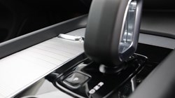 2025 (25) VOLVO XC60 2.0 B5P Plus Dark 5dr AWD Geartronic 5426111