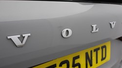 2025 (25) VOLVO XC60 2.0 B5P Plus Dark 5dr AWD Geartronic 5426065