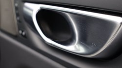 2025 (25) VOLVO XC60 2.0 B5P Plus Dark 5dr AWD Geartronic 5426080