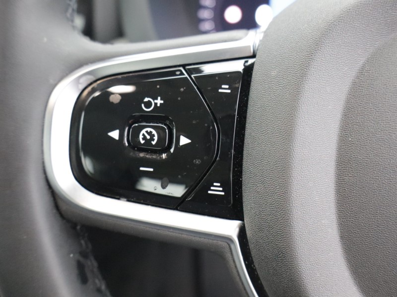 2025 (25) VOLVO XC60 2.0 B5P Plus Dark 5dr AWD Geartronic 5426100