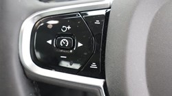 2025 (25) VOLVO XC60 2.0 B5P Plus Dark 5dr AWD Geartronic 5426100