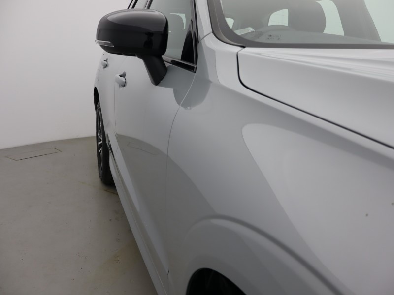 2025 (25) VOLVO XC60 2.0 B5P Plus Dark 5dr AWD Geartronic 5426063