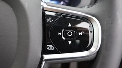 2025 (25) VOLVO XC60 2.0 B5P Plus Dark 5dr AWD Geartronic 5426101